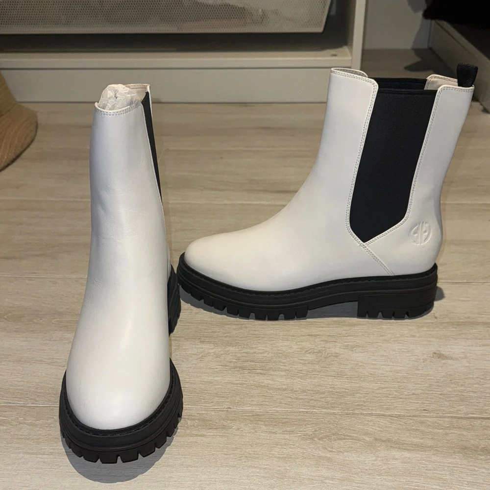 Cole Haan Womens Tahoe Featherfeel Chelsea Boot Off White Leather Sz 10